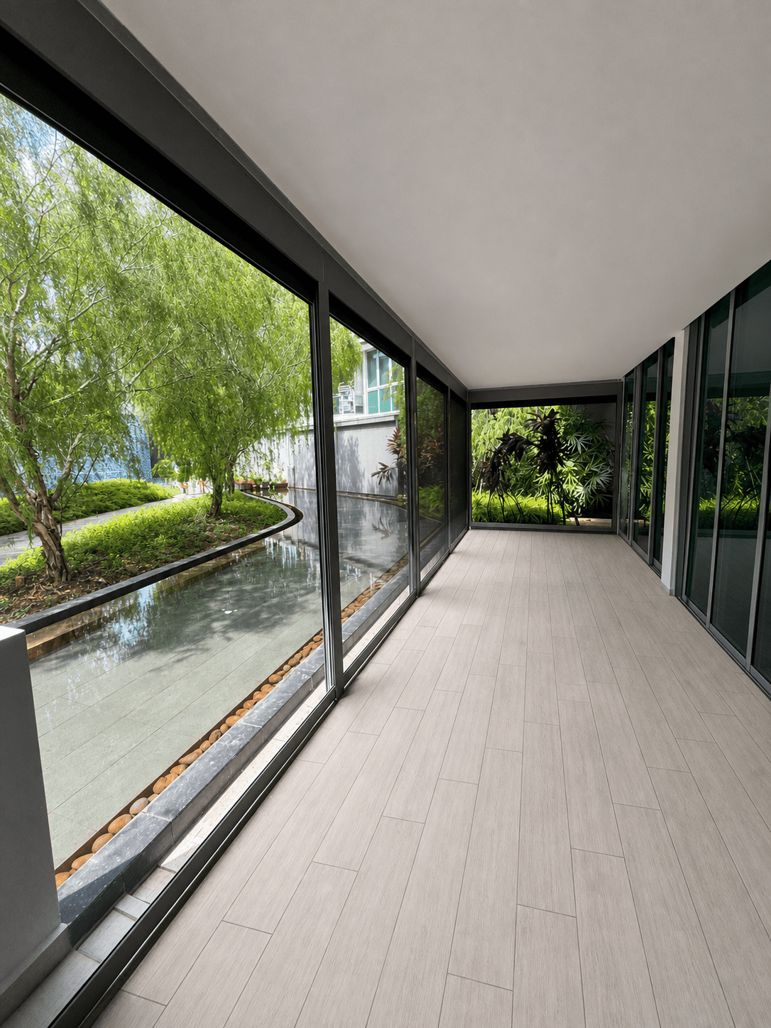 Insect mesh lowered while keeping the balcony bright and ventilated