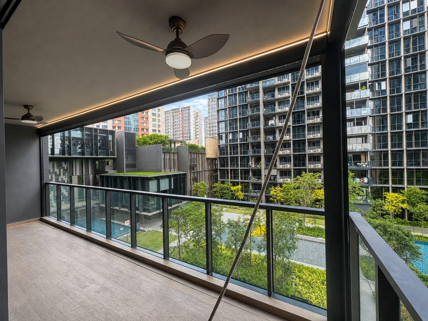 SmartZip balcony in open mode